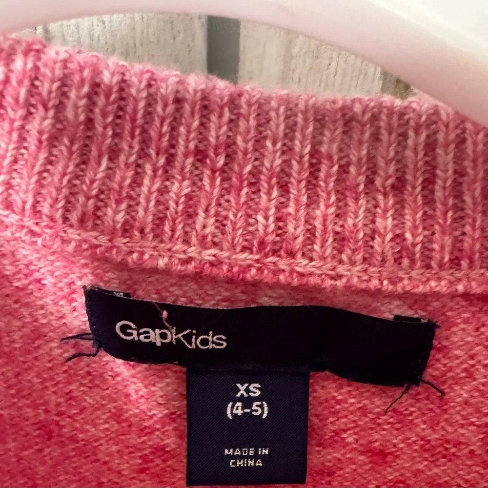Gap Kids Love Sweater. Great Condition. Size 4/5t